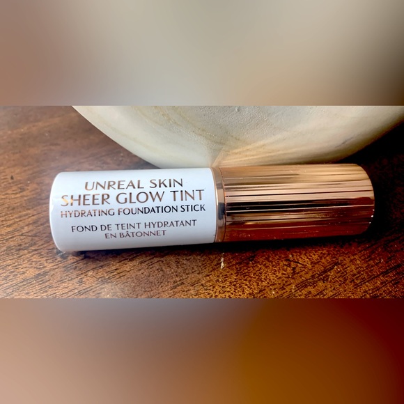 Charlotte Tilbury unreal skin glow hydrating foundation stick - Picture 1 of 5